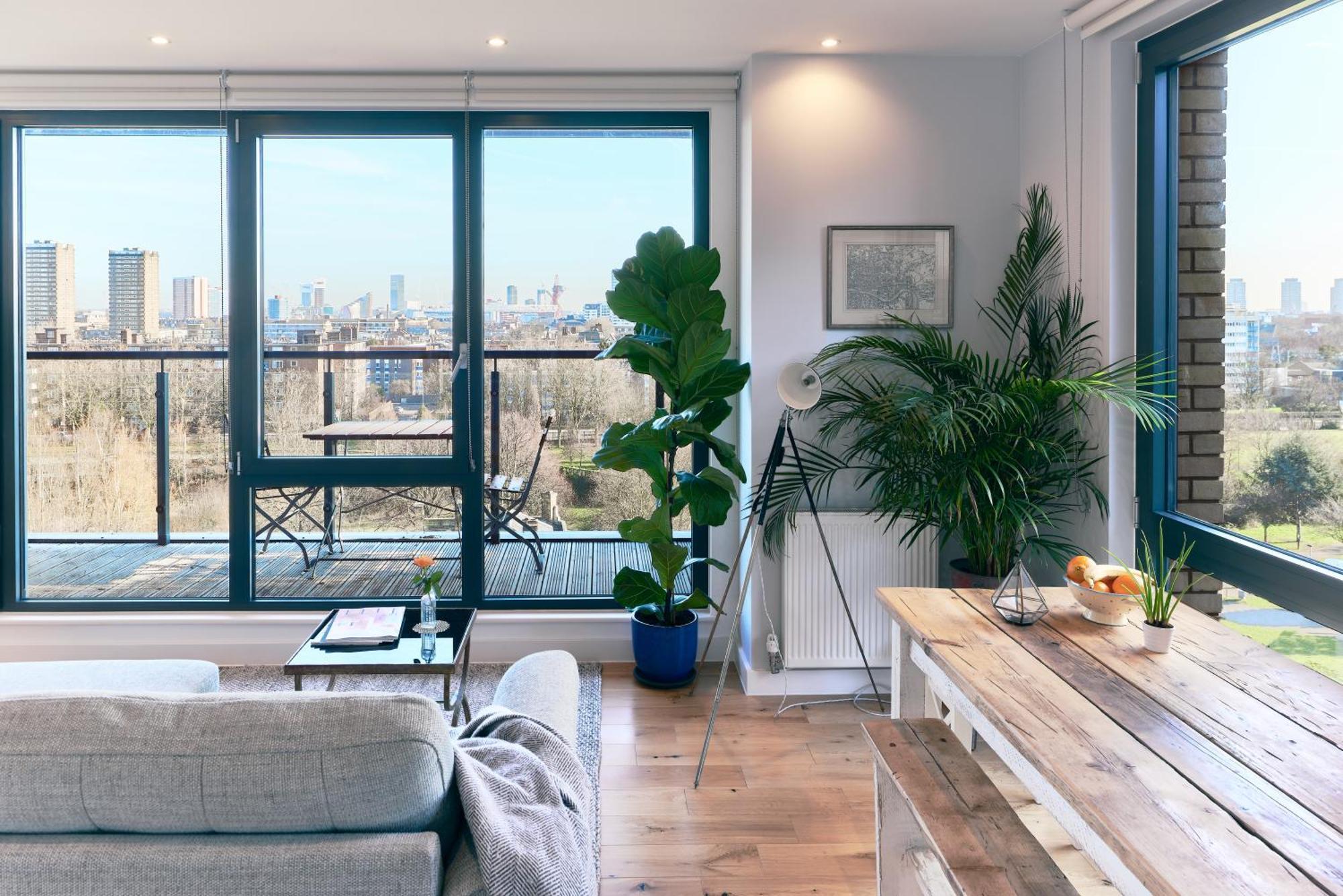 Beautiful 1 Bedroom With Balcony Near Mile End Appartamento