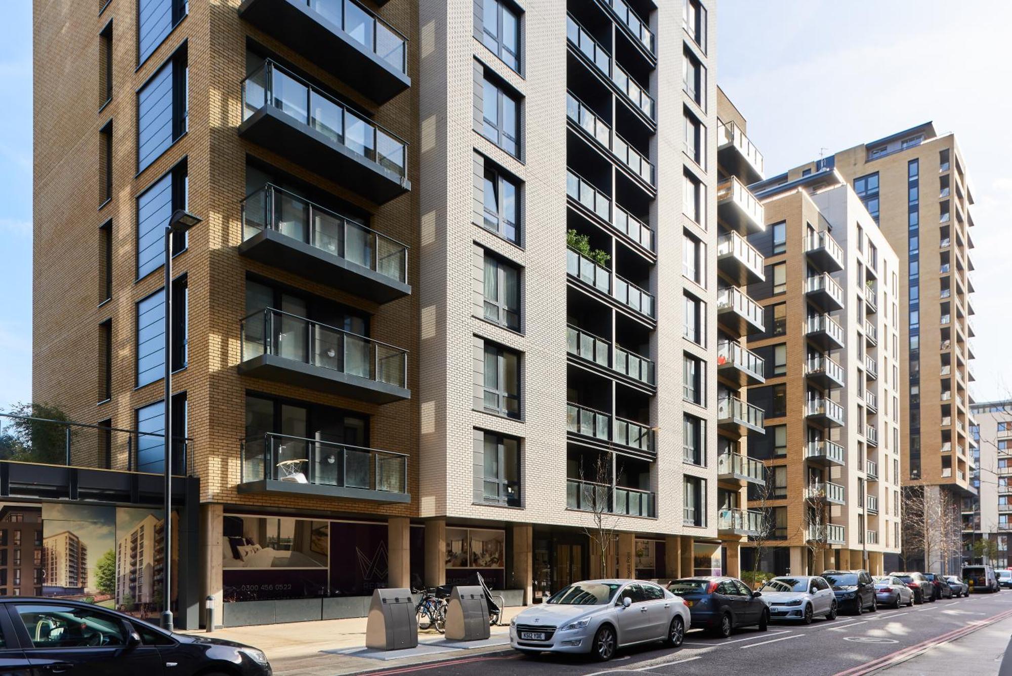 Beautiful 1 Bedroom With Balcony Near Mile End *