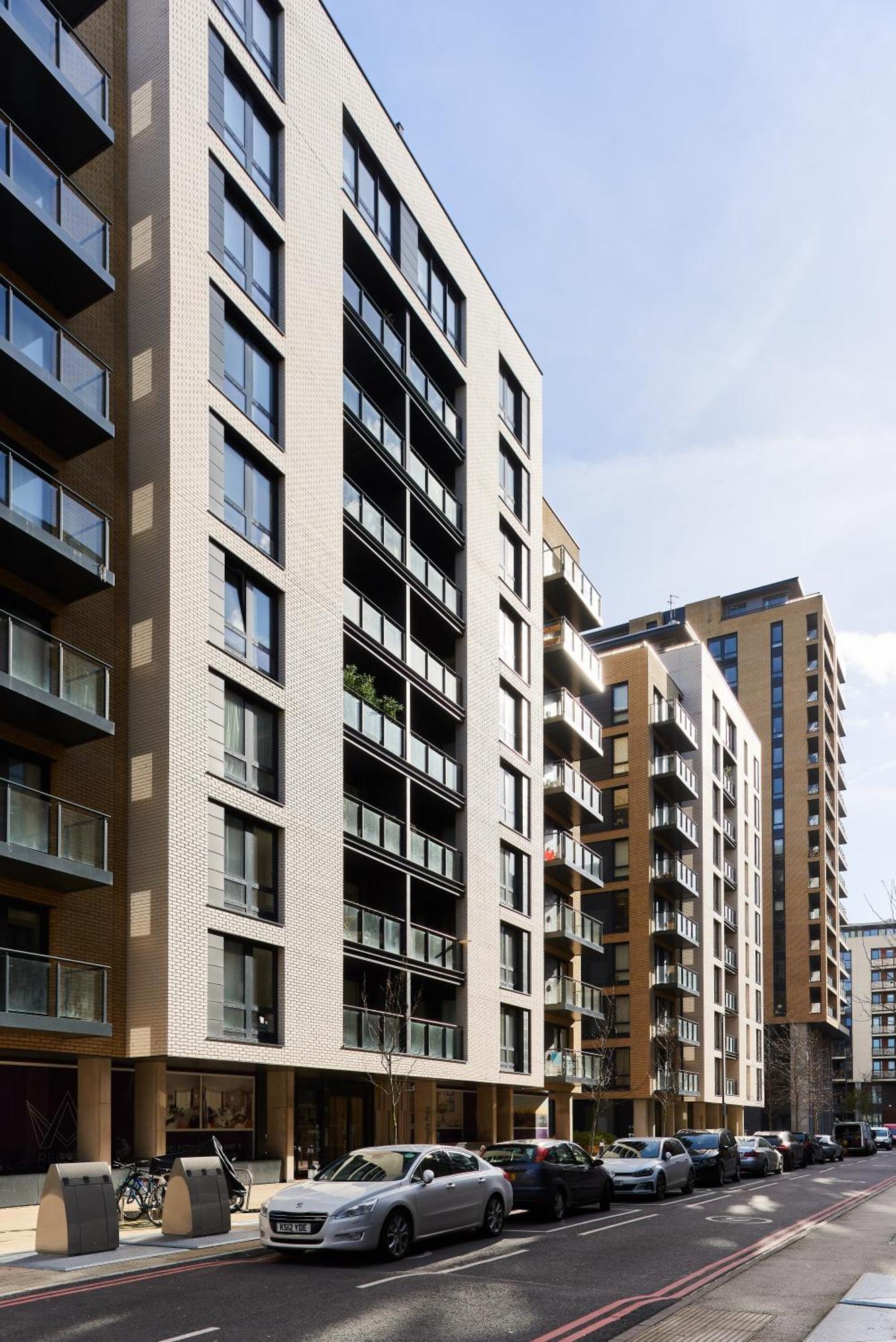 Beautiful 1 Bedroom With Balcony Near Mile End Apartament Londra
