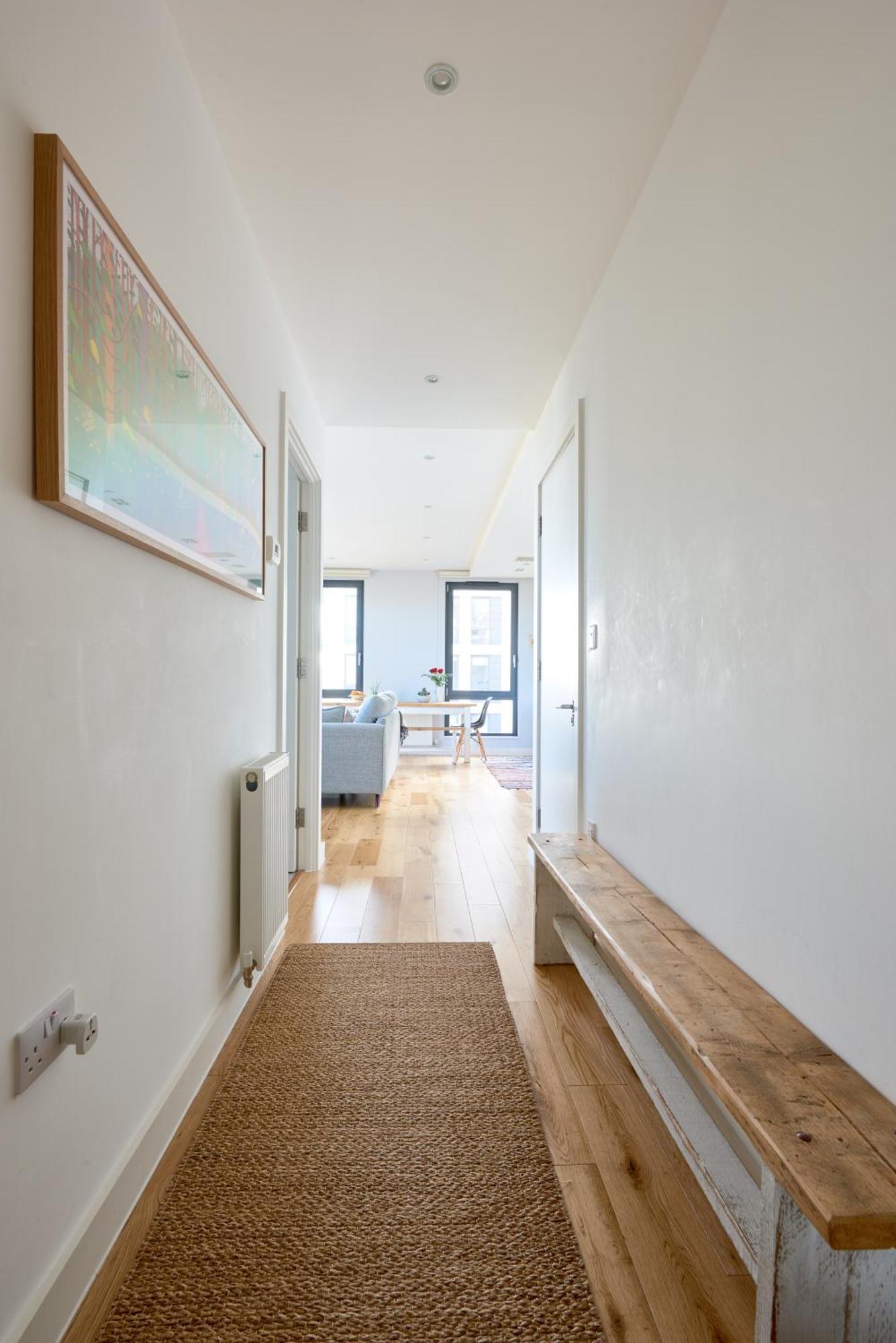 Beautiful 1 Bedroom With Balcony Near Mile End Apartament